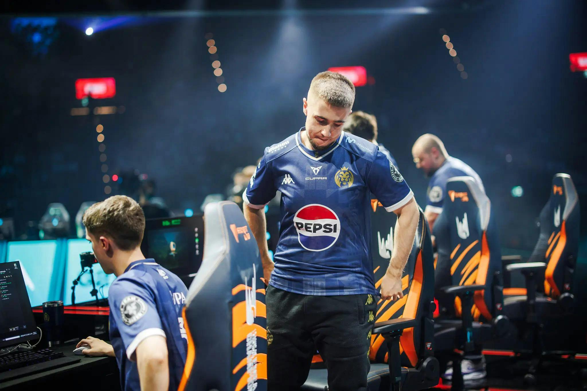 Fresskowy and his team, suffering defeat at the hands of G2. Credit: Michał Konkol/Riot Games