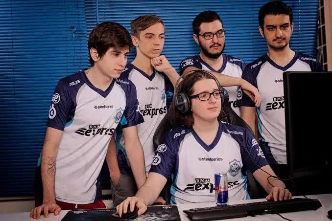 Caps with Dark Passage Roster back in 2016. Credit: Dark Passage