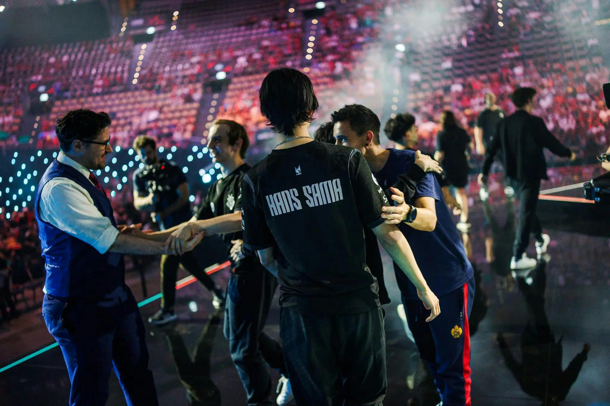 Hans Sama celebrating with his team after his team's victory. Credit: Michał Konkol/Riot Games