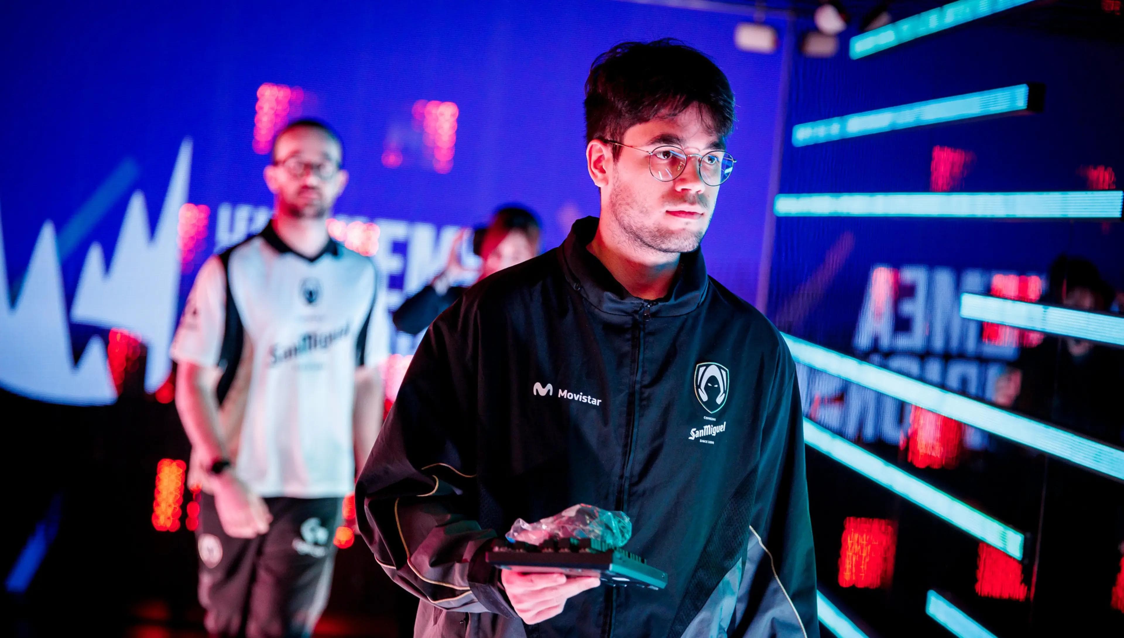 Article background image