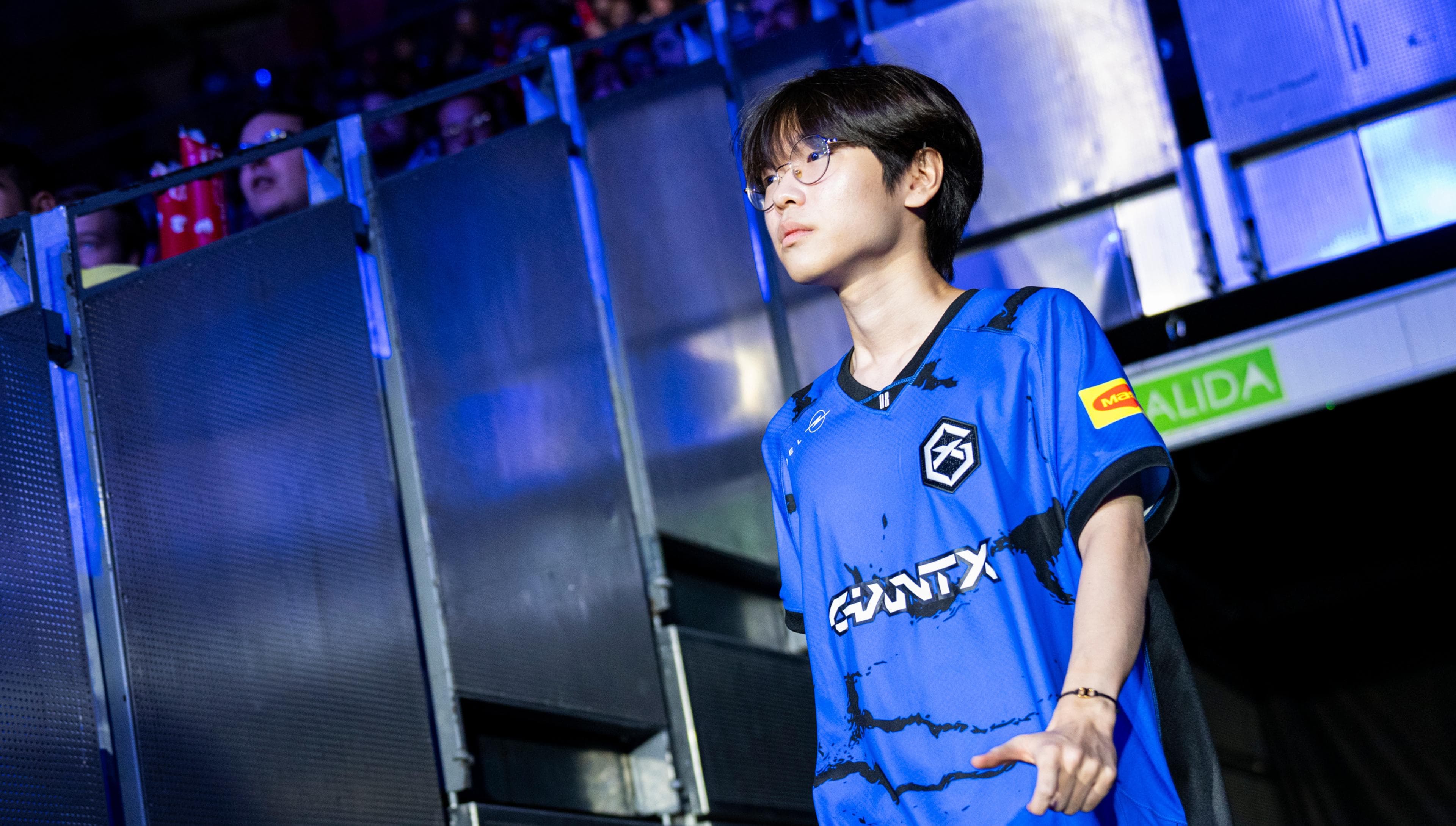 Article background image