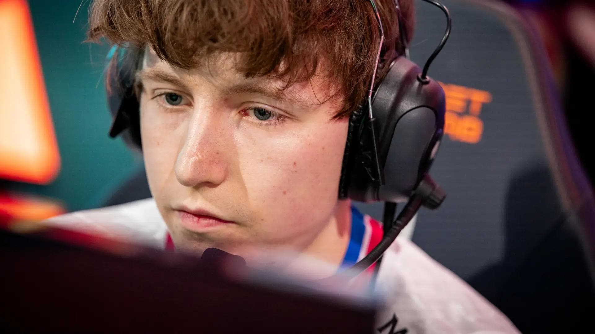 Article background image