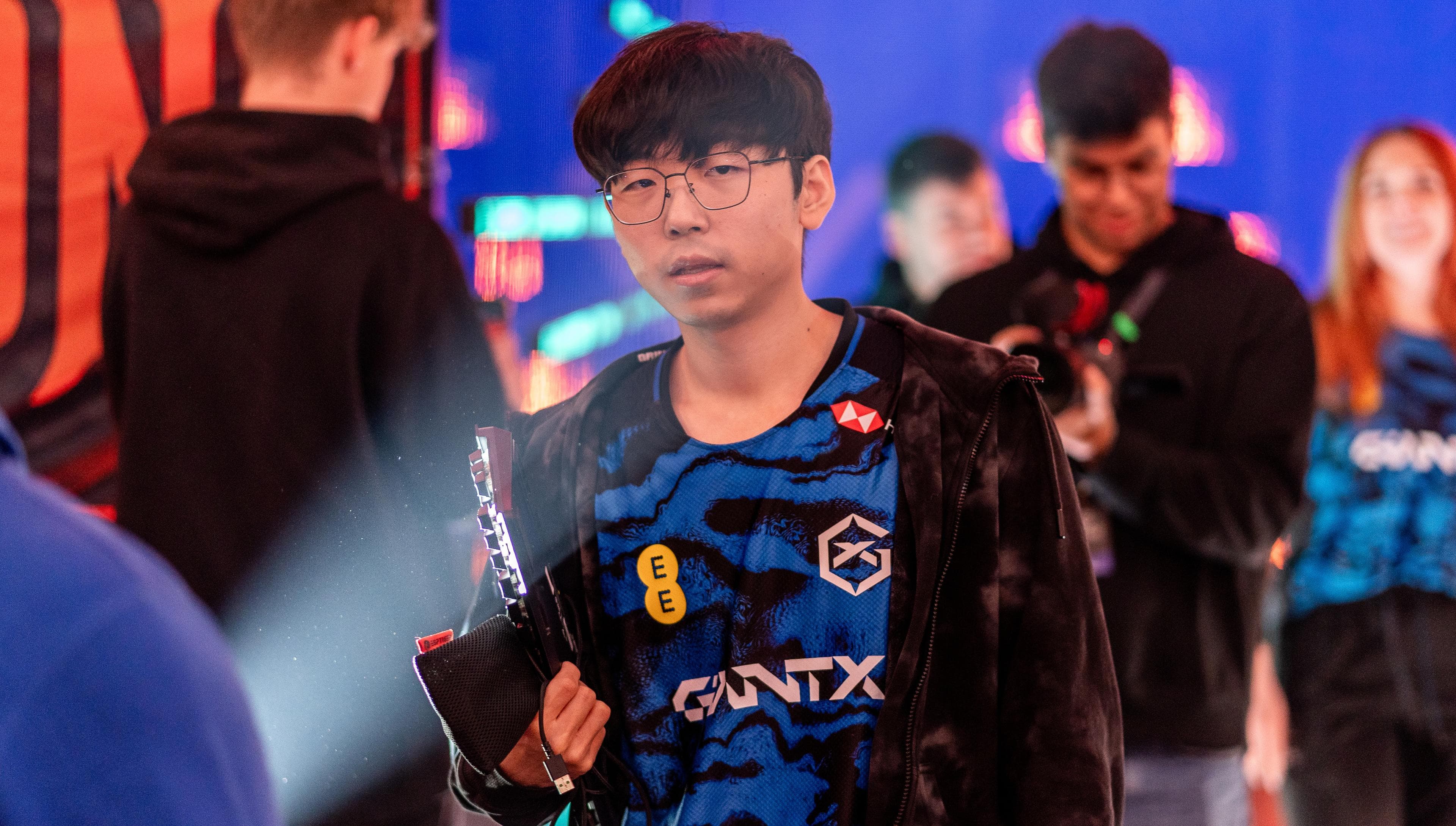 Article background image