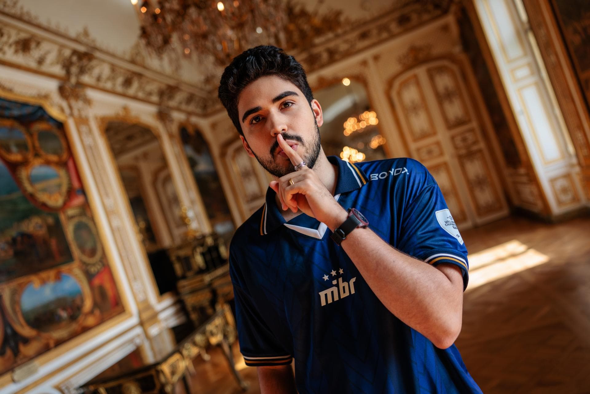 Article background image