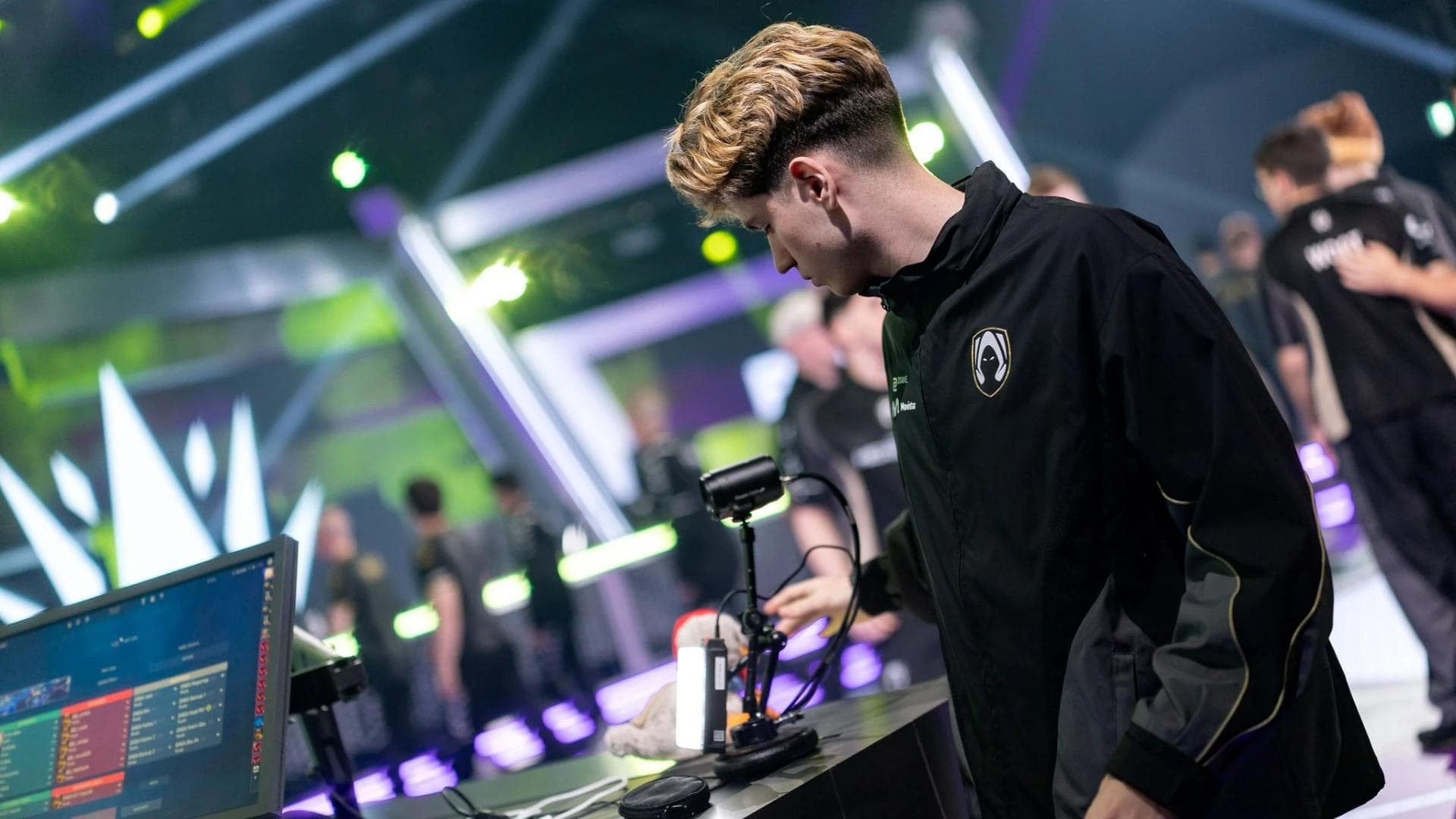 Article background image