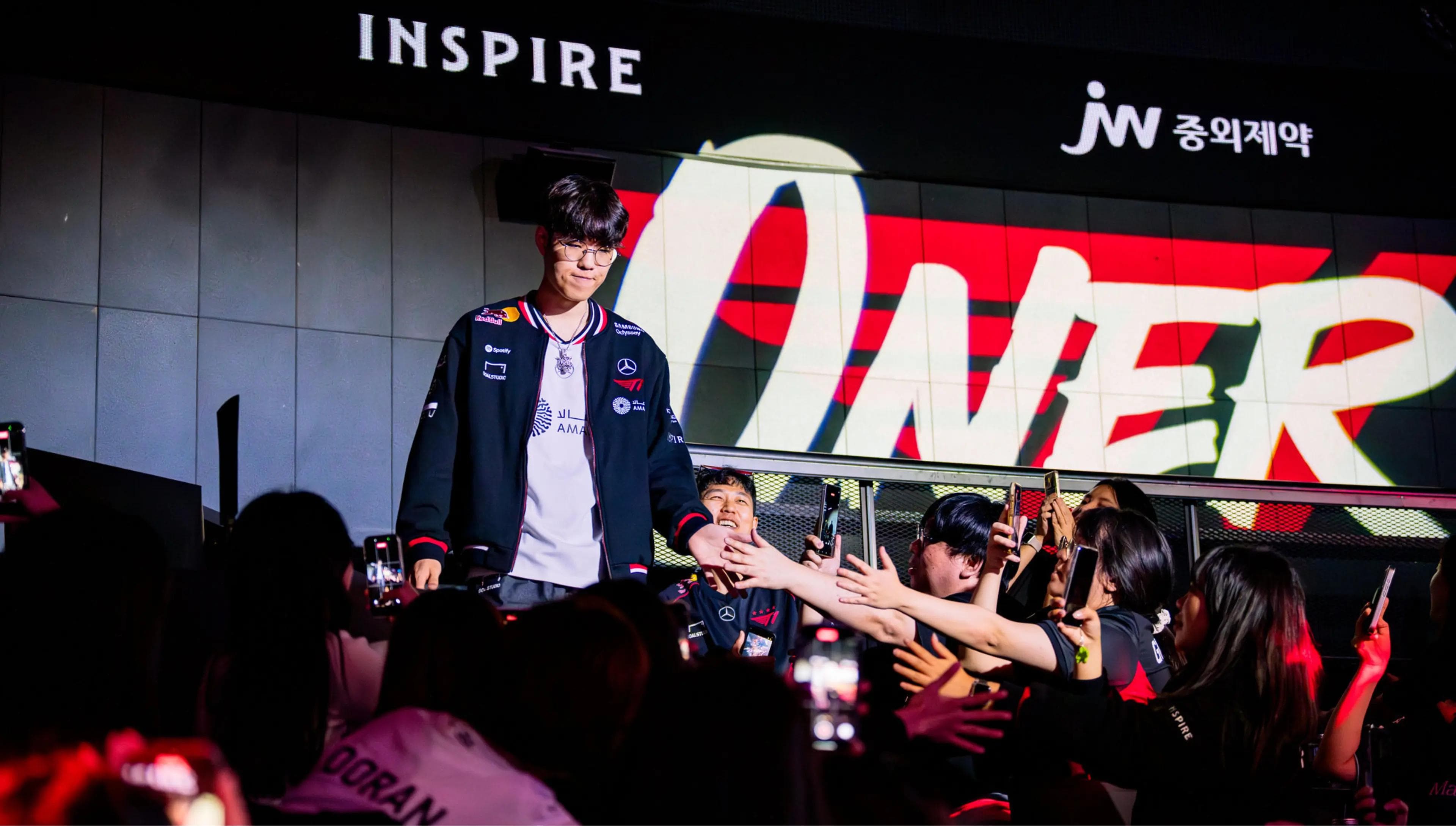 Article background image