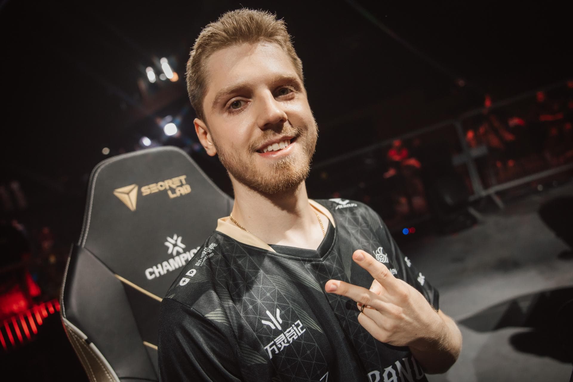 Article background image